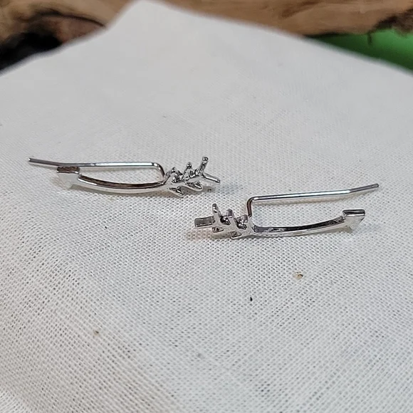 Curved Arrow Ear Climbers, choice of color - Picture 4 of 8